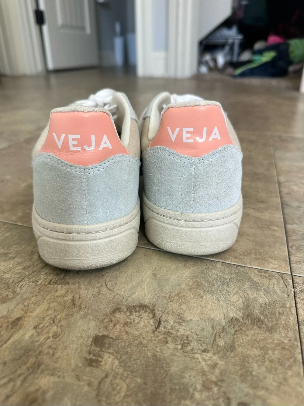 Women’s Casual Suede Lace-Up Sneakers in Light Gray and Pink